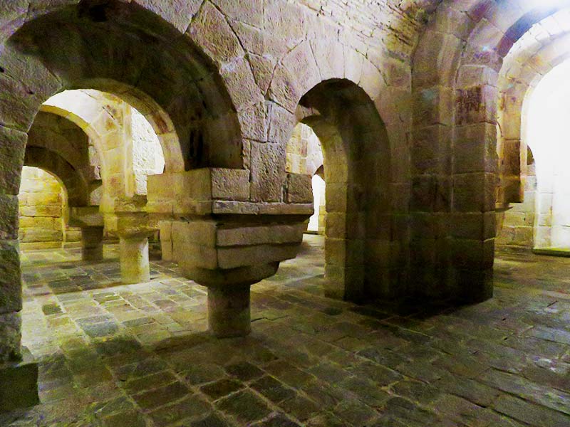 Monasterio e Leyre: Cripta.